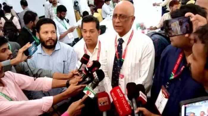 চাকসু নির্বাচন, চট্টগ্রাম বিশ্ববিদ্যালয়, স্বাক্ষরবিহীন ব্যালট, কালি মুছে যাওয়া, নির্বাচন কমিশন, ছাত্রদল প্রার্থী, শিবির প্রার্থী, ভোট জালিয়াতি, ছাত্র সংসদ নির্বাচন, চবি নির্বাচন ২০২৫, ক্যাম্পাস রাজনীতি, বিশ্ববিদ্যালয় সংবাদ