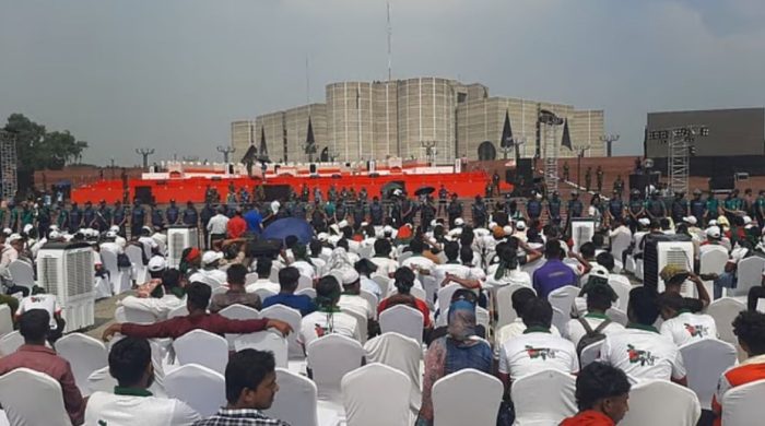 জুলাই সনদ, জুলাই যোদ্ধা, সংসদ ভবন, জাতীয় ঐকমত্য কমিশন, অন্তর্বর্তী সরকার, এনসিপি, জুলাই সনদ স্বাক্ষর, রাজনৈতিক আন্দোলন, জাতীয় ঐক্য