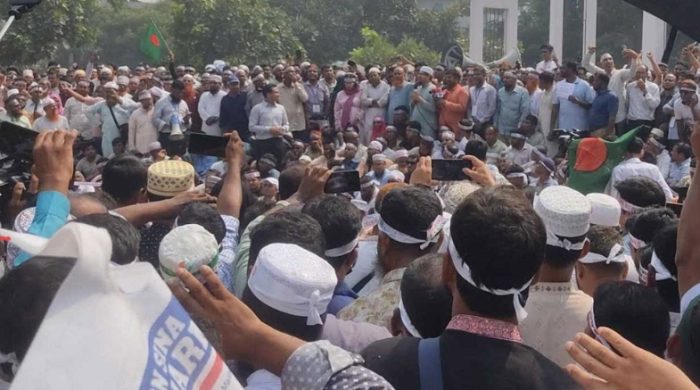 শিক্ষক আন্দোলন, দেলাওয়ার হোসেন আজিজী, বাড়িভাড়া বৃদ্ধি, চিকিৎসা ভাতা, উৎসব ভাতা, শাহবাগ ব্লকেড, শিক্ষকদের অধিকার