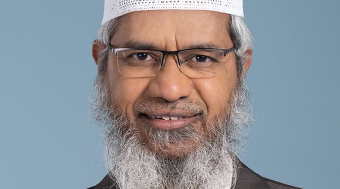 ড. জাকির নায়েক, বাংলাদেশ সফর, স্বরাষ্ট্র মন্ত্রণালয়, নির্বাচন ২০২৫, ইসলামি বক্তা, ঢাকা সফর বাতিল, আইনশৃঙ্খলা কমিটি, জঙ্গিবাদ অভিযোগ, মালয়েশিয়া